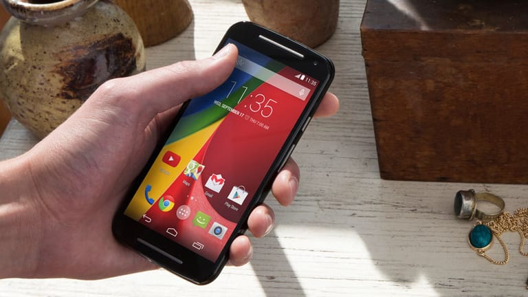 Das Motorola Moto G (2. Generation/2014) hat einen Bildschirm mit fünf Zoll (12,7 cm) Diagonale und 720×1280 Pixeln. Der Einführungspreis lag bei 199 Euro