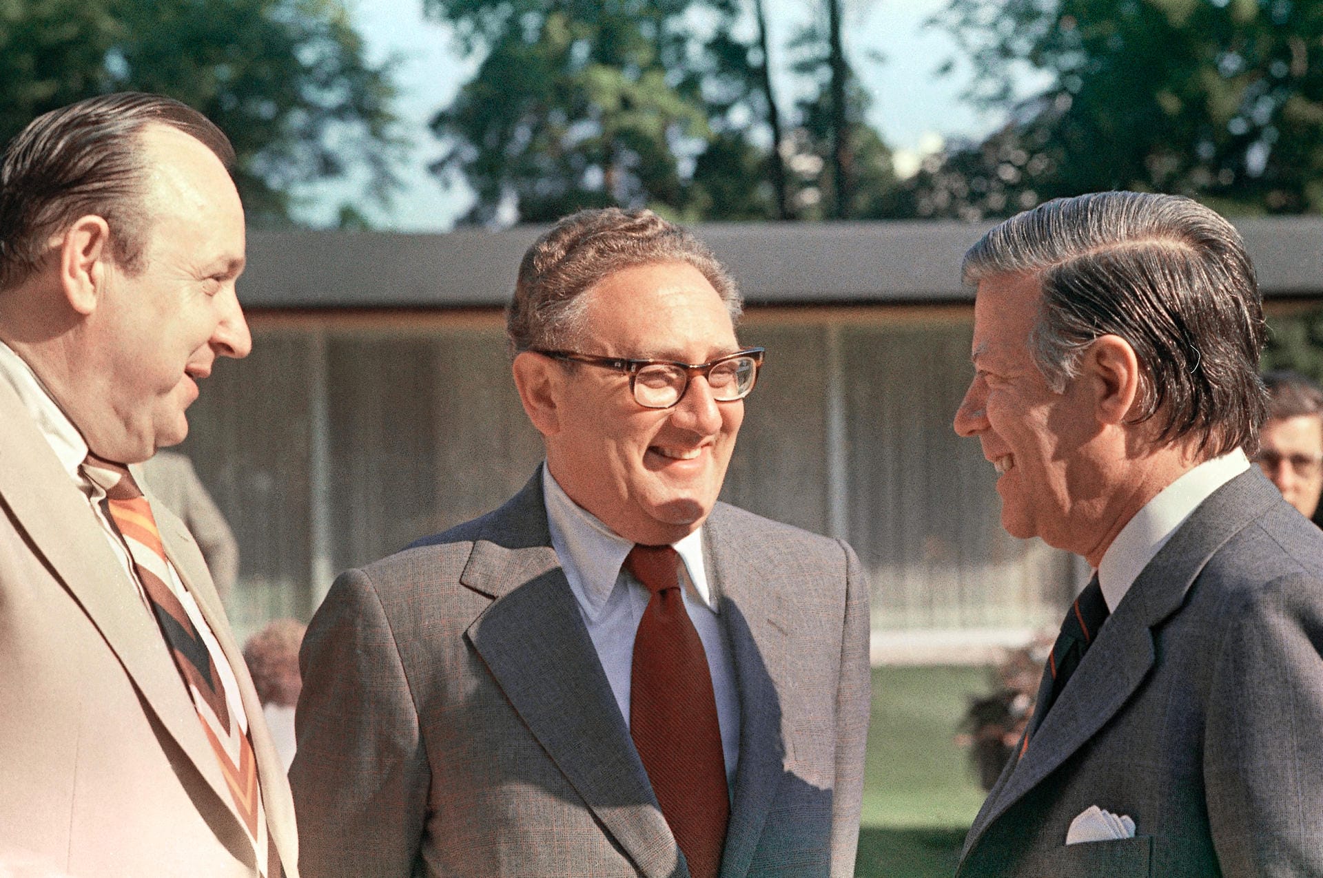 Hans Dietrich Genscher (l.)Henry Kissinger, Helmut Schmidt (r.): Drei große Politiker im Jahr 1975.