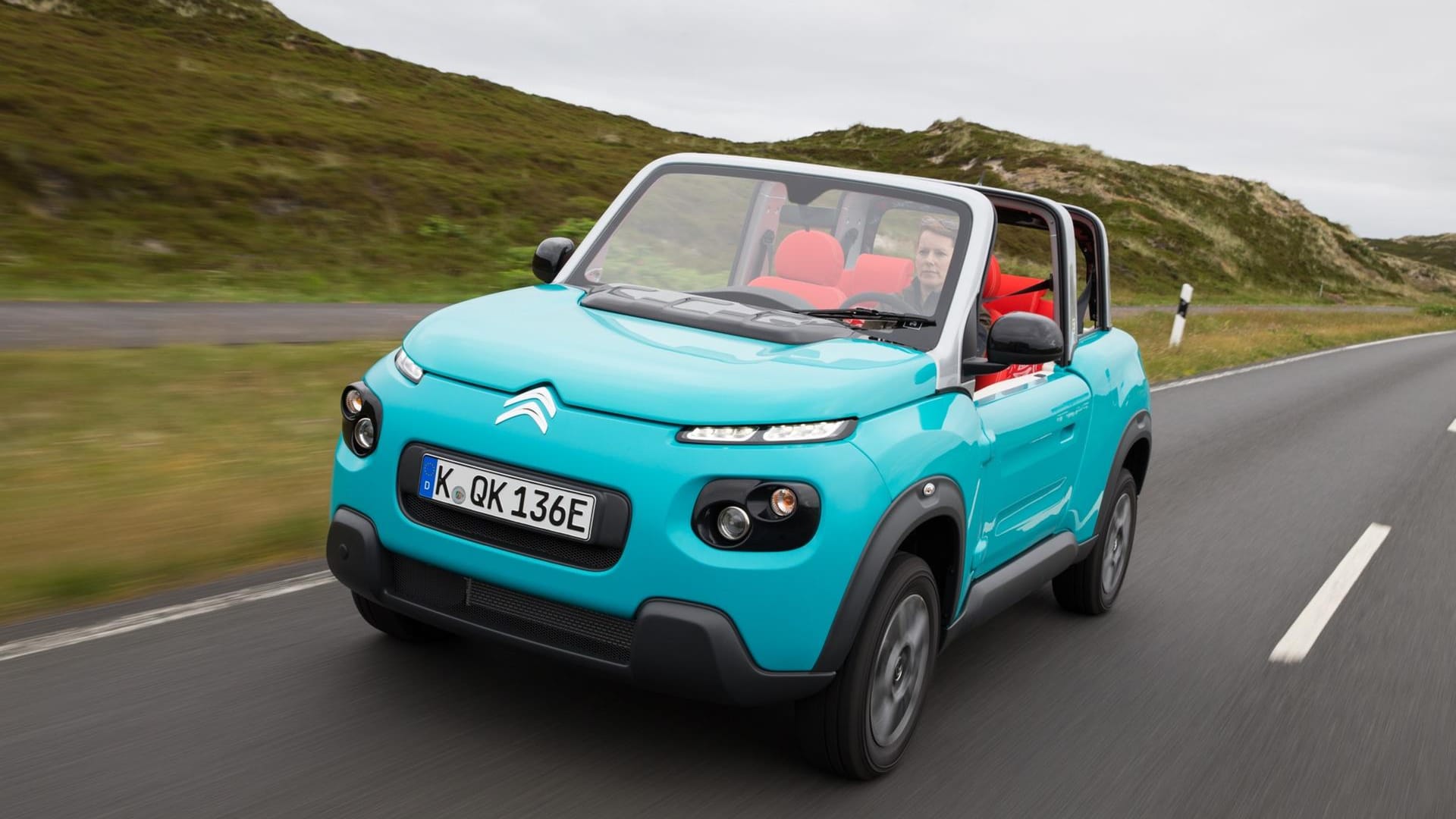 Citroen ist in Sommerlaune und schickt seine Kundschaft auf eine elektrische Zeitreise.