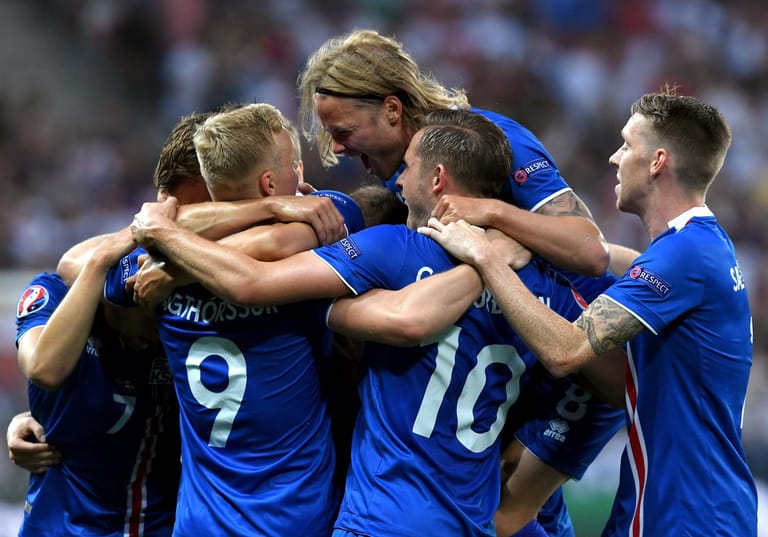 Am Ende ist die größte Sensation der EURO 2016 perfekt: Island steht im Viertelfinale, England fährt wie ein geprügelter Hund nach Hause.