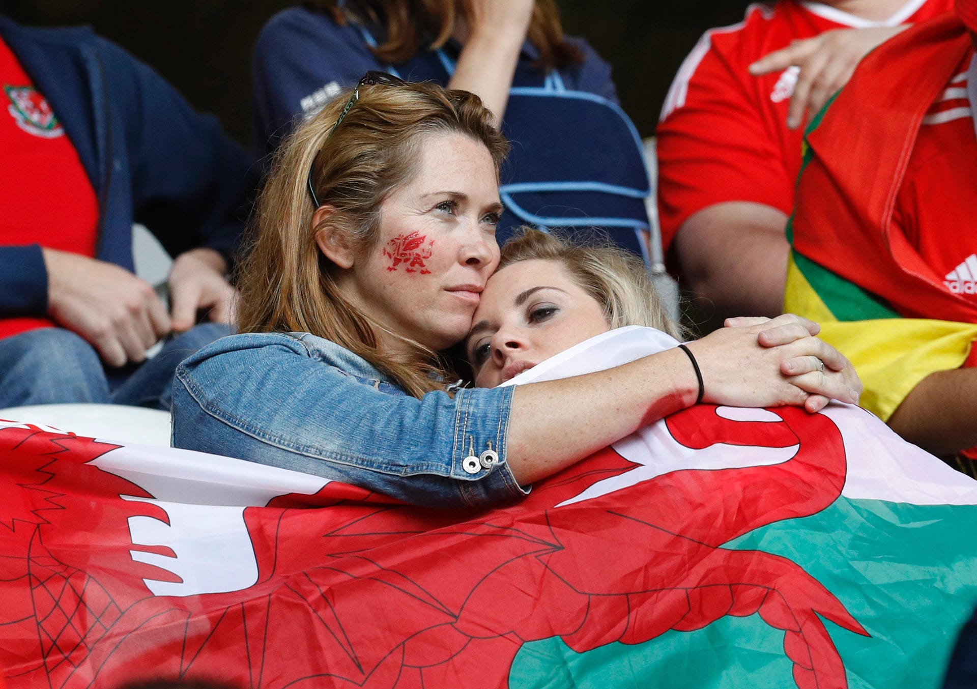 Die walisischen Fans setzen wie ihre Mannschaft auf Zusammenhalt.