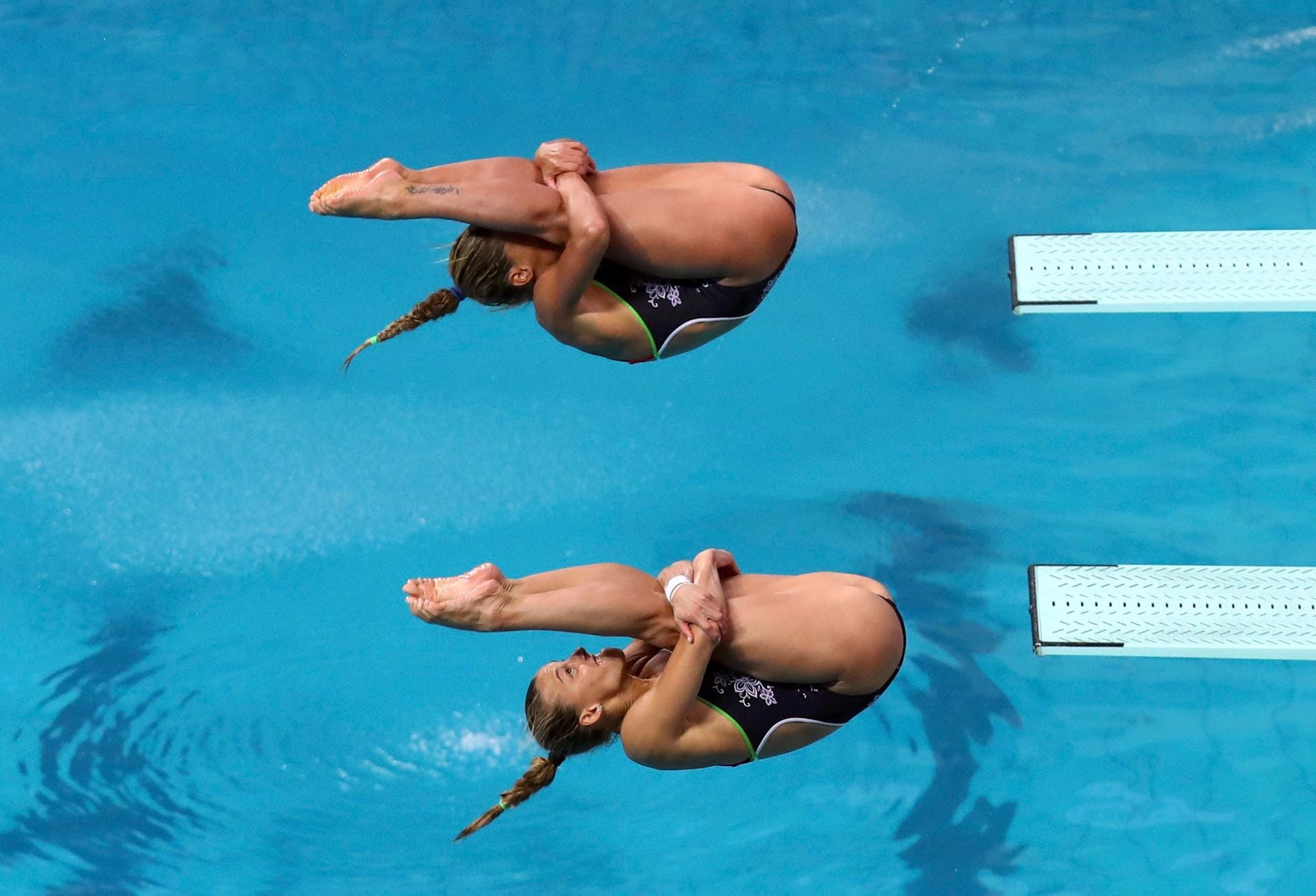 Doppelgänger: Die Italienerinnen Francesca Dellape und Tania Cagnotto beim Synchron-Springen vom Drei-Meter-Brett. Letztlich reichte es zu Silber. Doppelgänger: Die Italienerinnen Francesca Dellape und Tania Cagnotto beim Synchron-Springen vom Drei-Meter-Brett. Letztlich reichte es zu Silber.