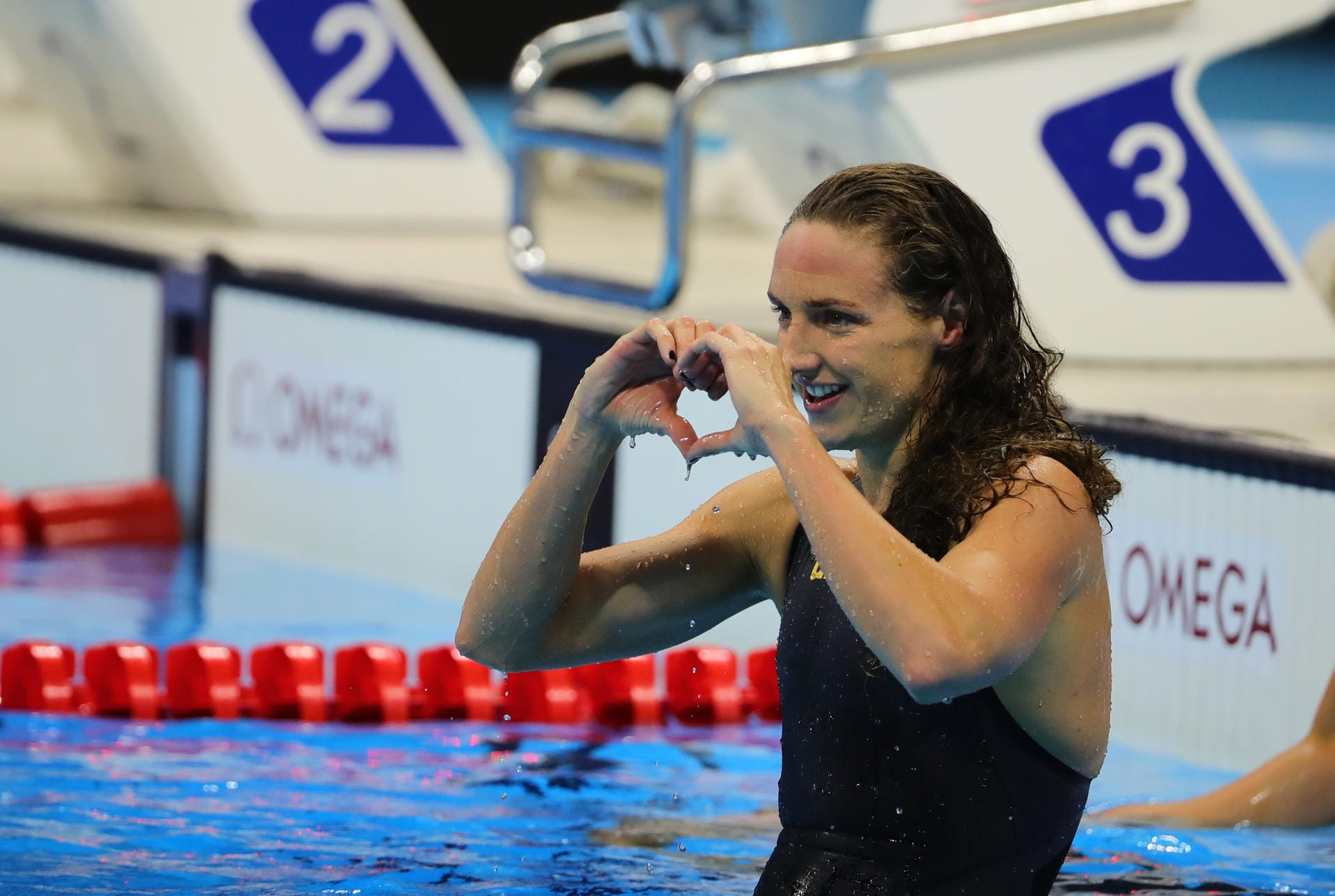 Herzenssache: Katinka Hosszu schwamm über 100 Meter Rücken zu Gold. Danach sendete die Ungarin einen Liebesgruß an ihren Mann und Trainer.