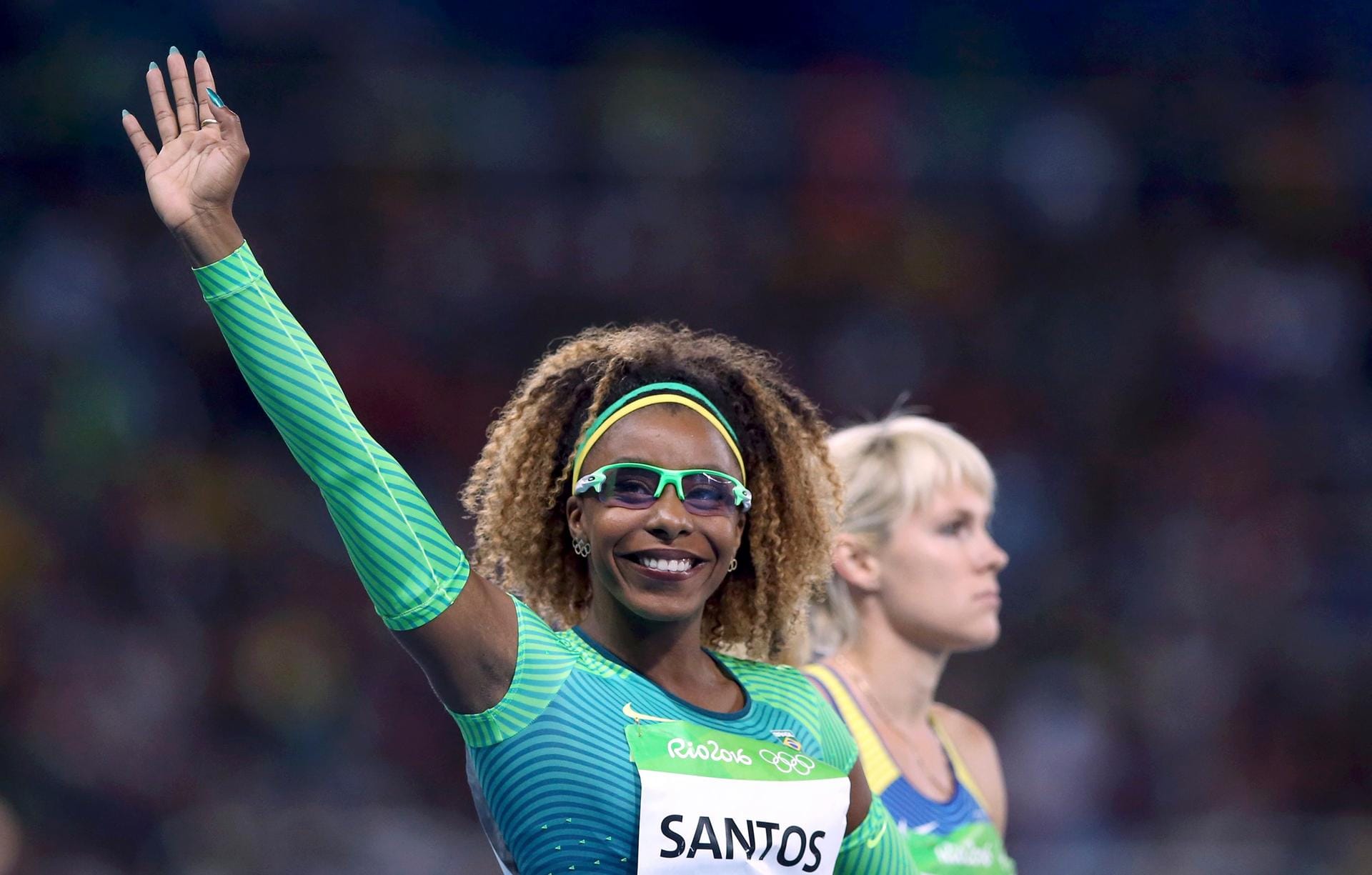 Schrilles Outfit: Die brasilianische Sprinterin Rosangela Santos wird von ihren Landleuten gefeiert.