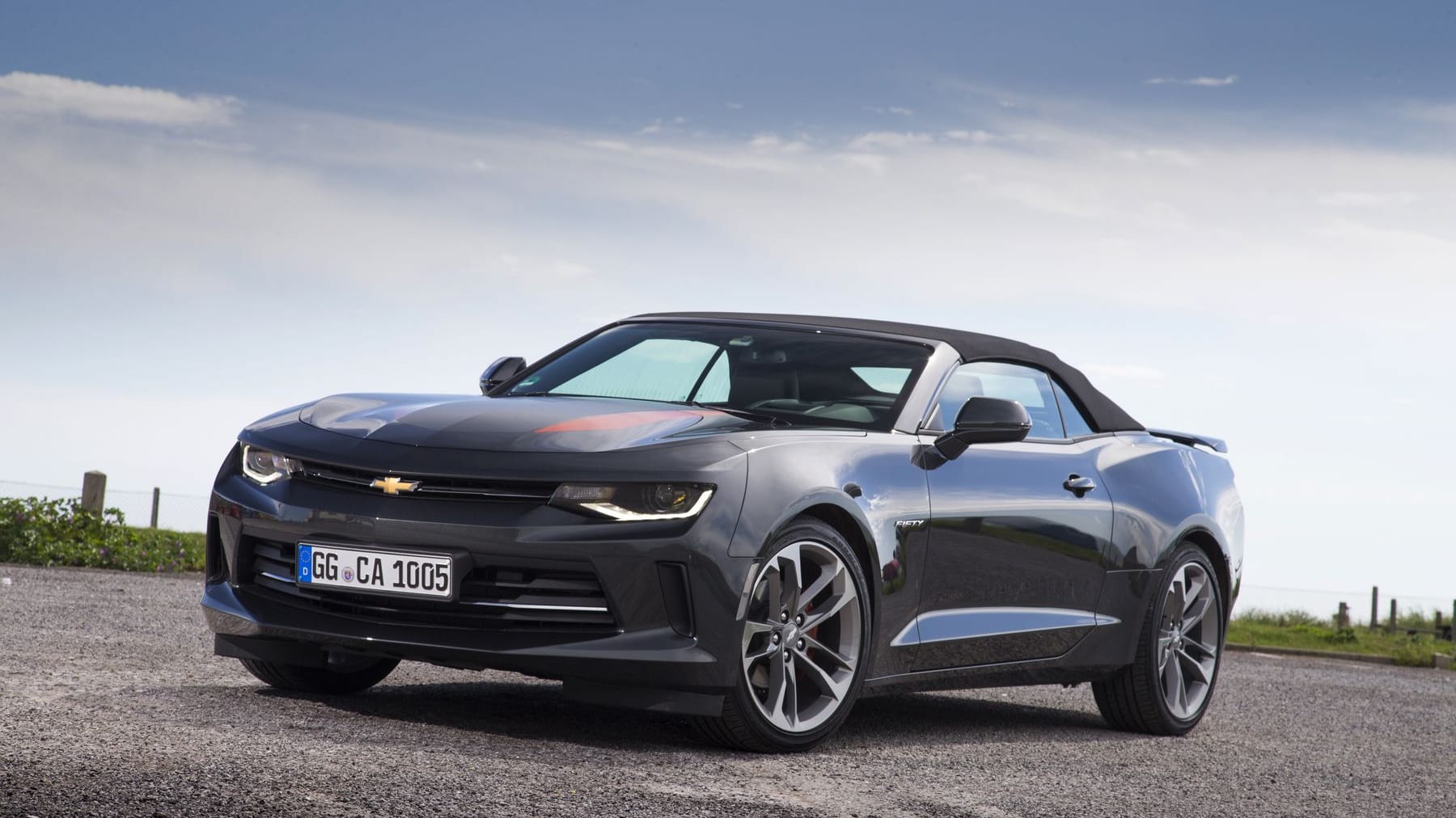 Das Camaro Cabriolet wiegt 1659 Kilogramm.