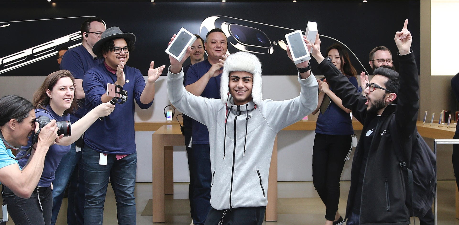 Der weltweit erste Käufer des iPhone 7 ist aber der 17-jährige Australier Bishoy Behman.