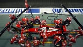 Schneller geht es kaum: Reifenwechsel im Rennen bei Sebastian Vettel.
