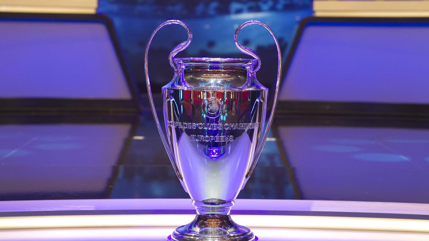 Der Henkelpott: Noch 16 Teams sind im Rennen um den Champions-League-Pokal.