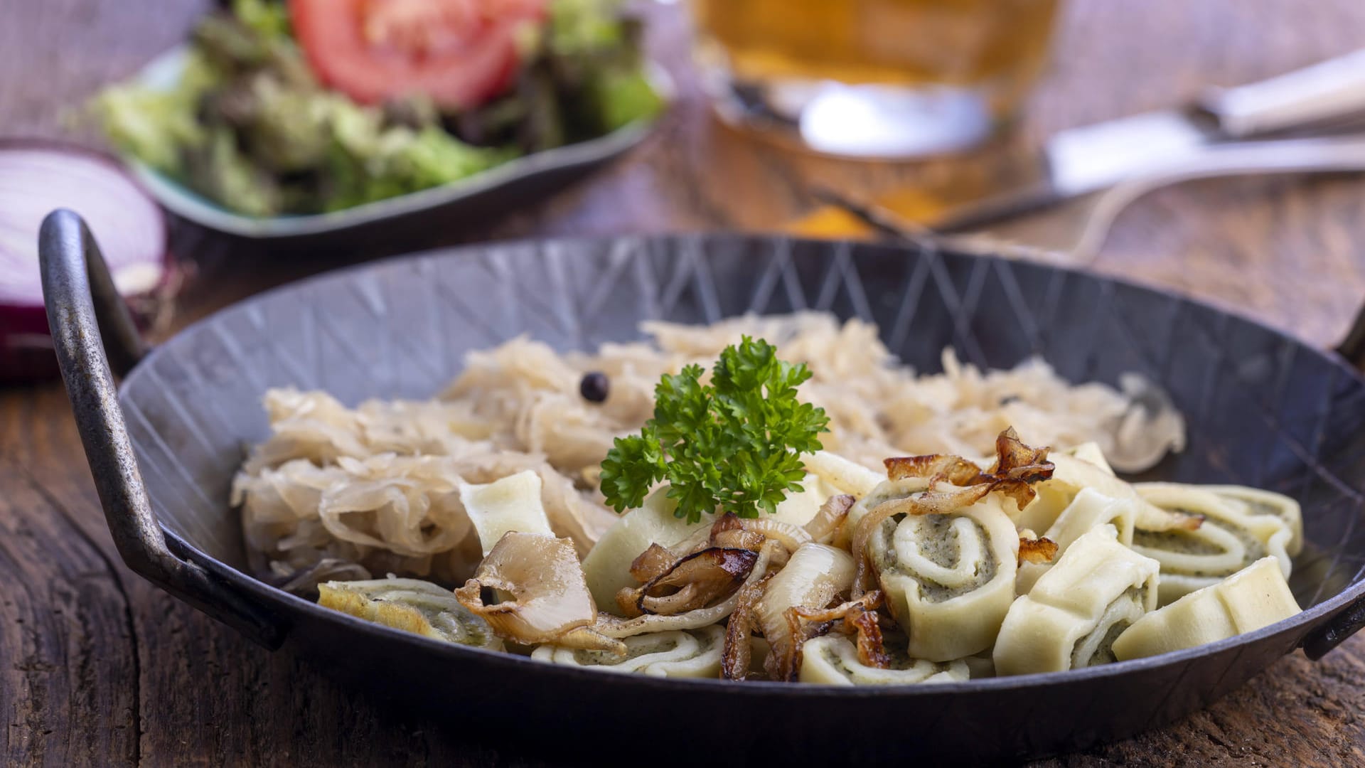 Vegetarische Maultaschen mit Sauerkraut