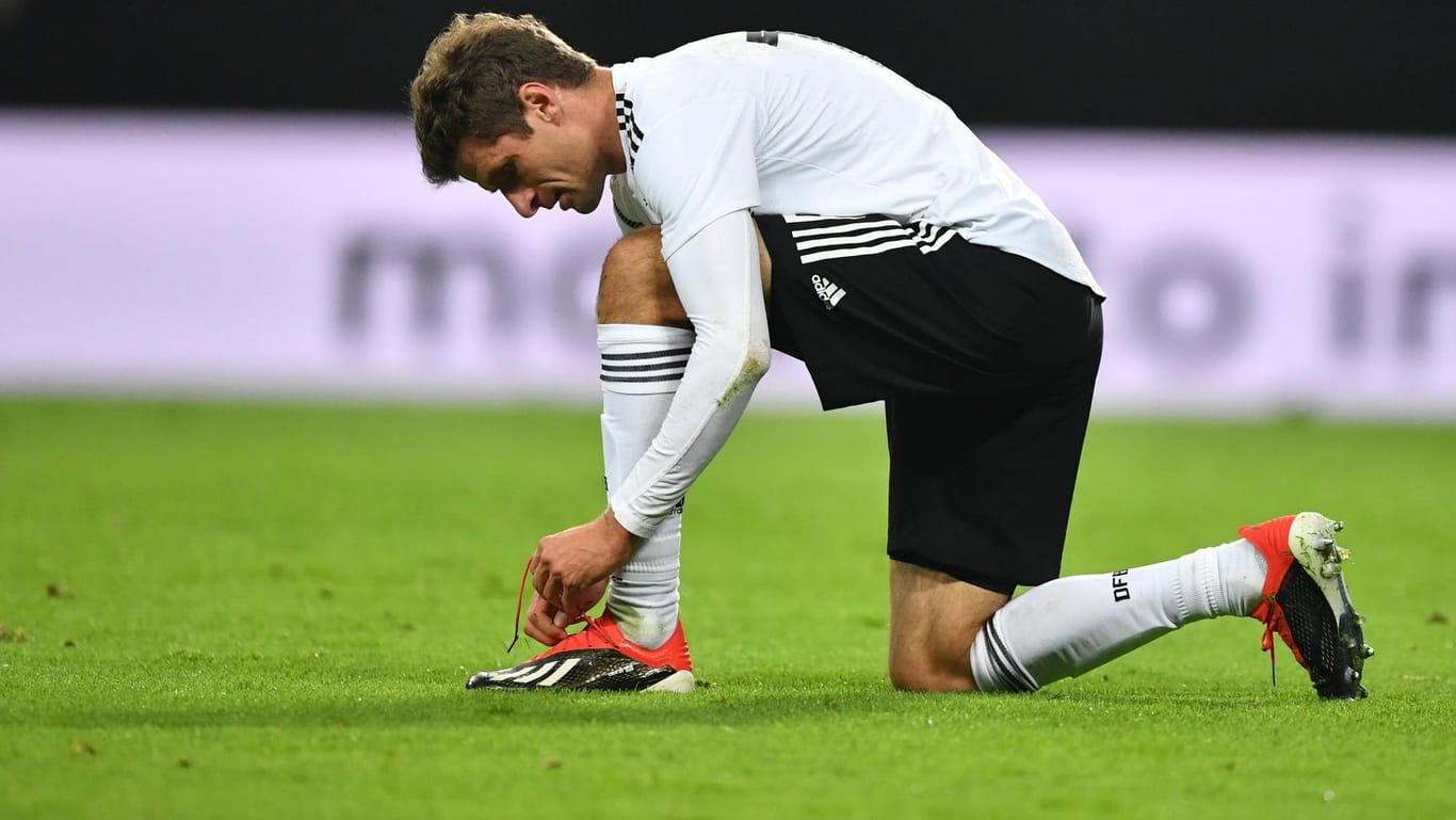 Nationalspieler Thomas Müller läuft seit jeher mit den Schuhen eines bekannten deutschen Sportartikelherstellers auf.