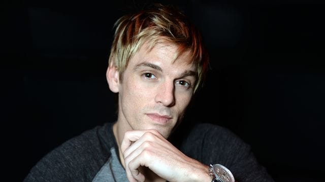 US-Sänger Aaron Carter hat sich eine Woche nach der Geburt seines ersten Kindes von seiner Verlobten getrennt. US-Sänger Aaron Carter hat sich eine Woche nach der Geburt seines ersten Kindes von seiner Verlobten getrennt.