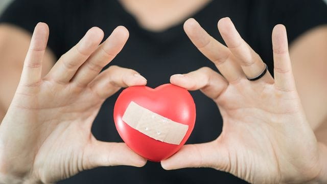 Menschen mit Herzinsuffizienz: Experten empfehlen eine regelmäßige Überprüfung der Eisenwerte.