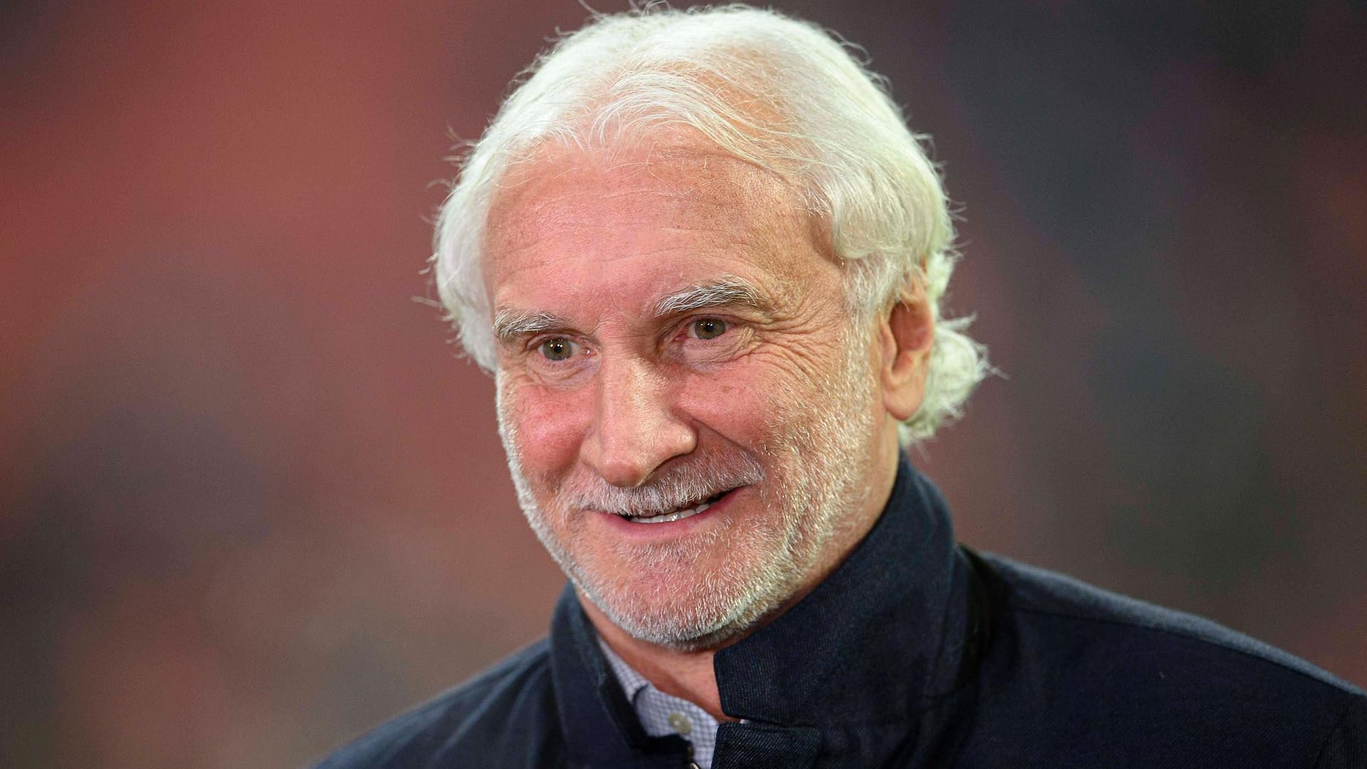Rudi Völler: Seine Leverkusener stehen aktuell auf Rang drei der Bundesligatabelle. Rudi Völler: Seine Leverkusener stehen aktuell auf Rang drei der Bundesligatabelle.