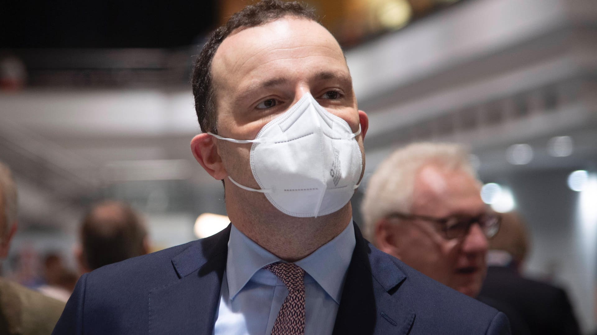 Bundesgesundheitsminister Jens Spahn: Er erklärte, dass der Impfstoff für Kinder eher ausgeliefert wird. Bundesgesundheitsminister Jens Spahn: Er erklärte, dass der Impfstoff für Kinder eher ausgeliefert wird.