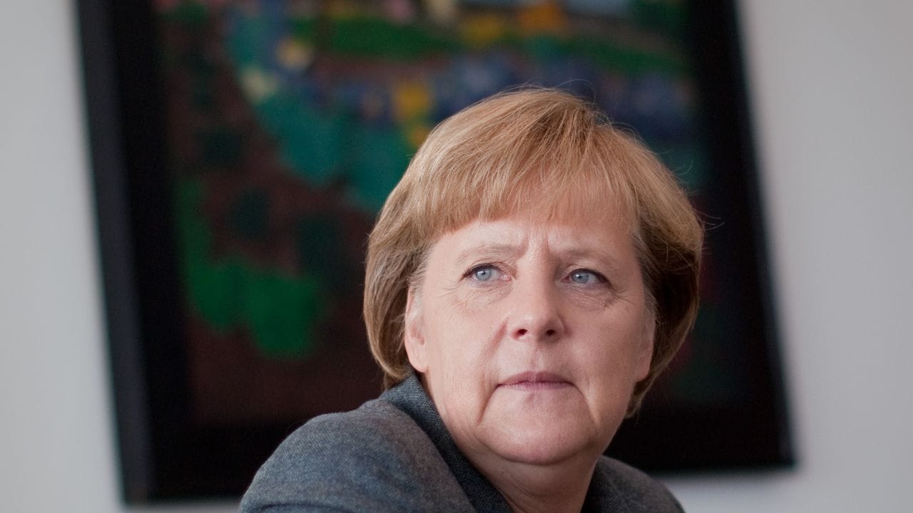 Angela Merkel 2011 in ihrem Büro im Bundeskanzleramt ein Interview. Angela Merkel 2011 in ihrem Büro im Bundeskanzleramt ein Interview.