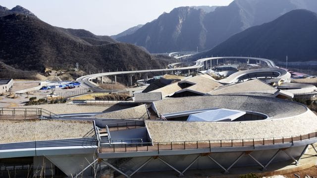 Das National Sliding Centre, der Austragungsort der Olympischen Winterspiele 2022 in Peking für die Wettbewerbe im Bob, Skeleton und Rodeln.