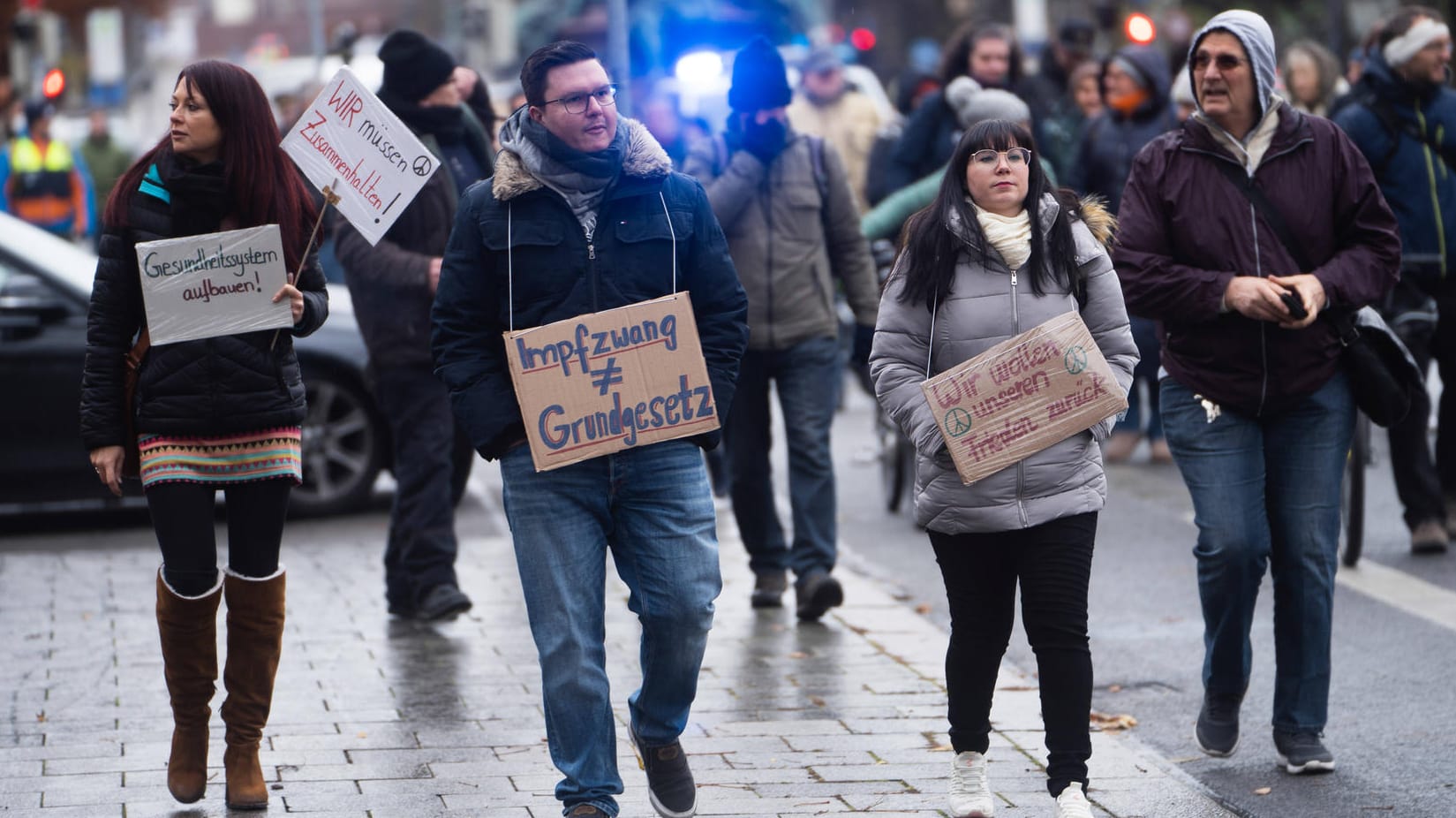 Corona-Demo in München: Laut Berechnungen von Experten tragen Ungeimpfte erheblich zur Verbreitung des Virus bei.