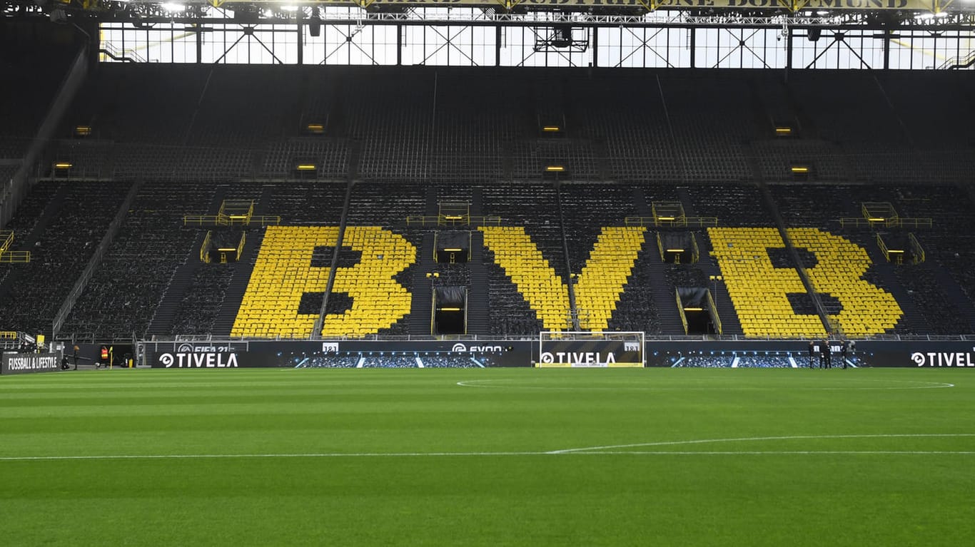 Leeres Stadion von Borussia Dortmund: Der BVB wartet noch auf die Entscheidung der NRW-Landesregierung zu Stadionkapazitäten.