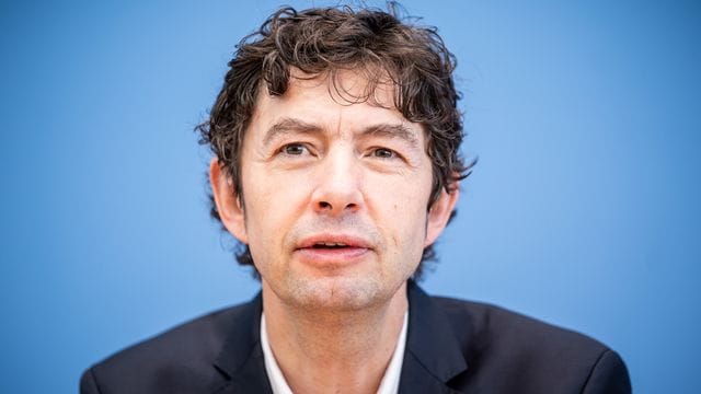 Der Virologe Christian Drosten ist zum Mann des Jahres 2021 gekürt worden. Der Virologe Christian Drosten ist zum Mann des Jahres 2021 gekürt worden.