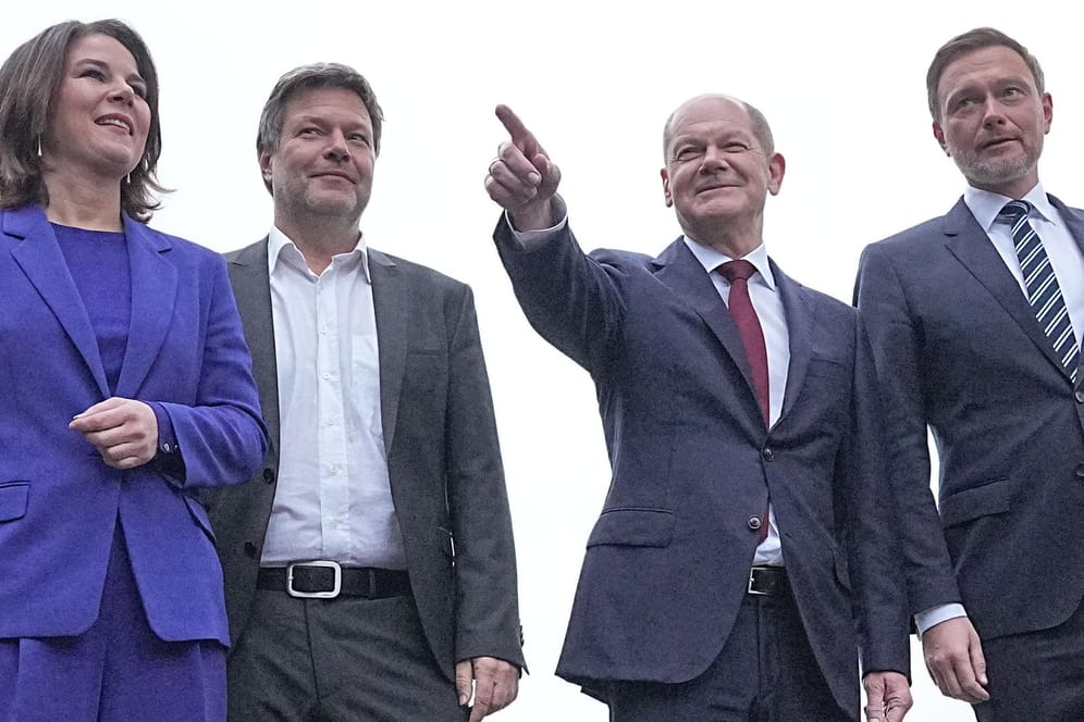 Olaf Scholz mit seinen Koalitionären: Fundamentalisten in Sachen Klima- und Sicherheitspolitik bei Grünen und Sozialdemokraten könnten Deutschlands Position schwächen, meint Joachim Krause.