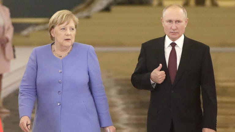 Angela Merkel und Wladimir Putin: Deutschlands militärische Position gegenüber Russland ist relativ schwach.