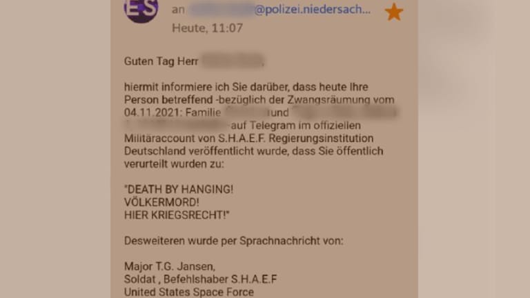 Todesurteil zugestellt: Einer der Unterstützer von Major Jansen postete das Foto seiner Nachricht an einen niedersächsischen Polizisten, der Einsatzleiter bei einer Zwangsräumung war.