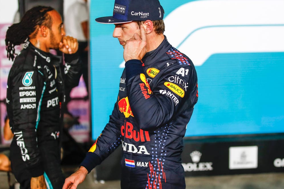 Lewis Hamilton (l.) und Max Verstappen: Die beiden Formel-1-Piloten fahren um den Titel in der Königsklasse des Motorsports.
