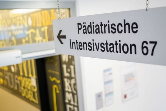 Coronavirus: Die Anzahl der Corona-Fälle auf Kinderintensivstationen hatte im November ein Hoch, doch sie nimmt bereits wieder ab.