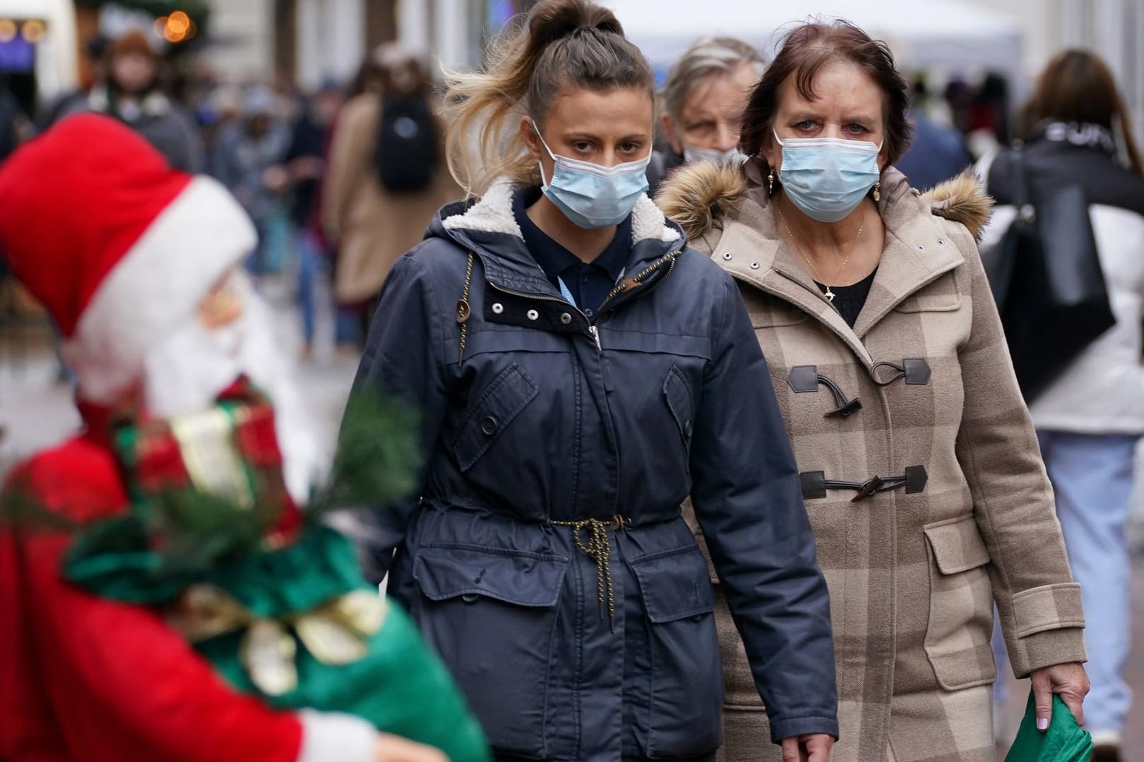 Canterbury: Eine britische Ministerin ruft dazu auf, sich in der Weihnachtszeit nicht zu nah zu kommen.