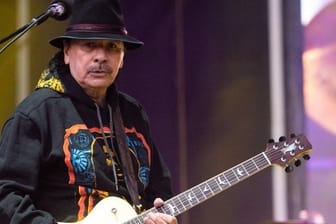 Carlos Santana: Der Gitarrist musste am Herzen operiert werden.