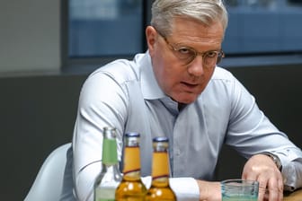 Norbert Röttgen: Der Bewerber um den CDU-Chefposten kritisiert das Corona-Management der Regierung scharf.