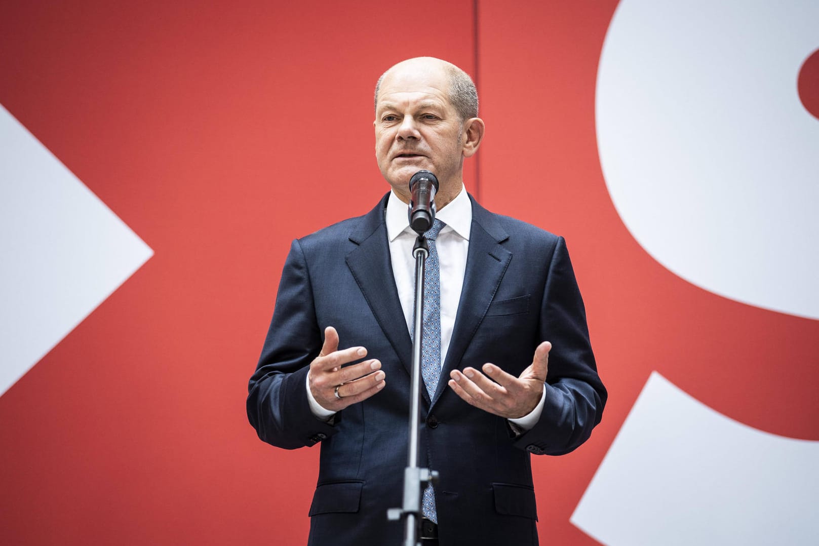 Olaf Scholz: Erst nachdem die Basis der Ampelparteien dem Koalitionsvertrag zugestimmt hat, kann der Politiker zum Kanzler gewählt werden.