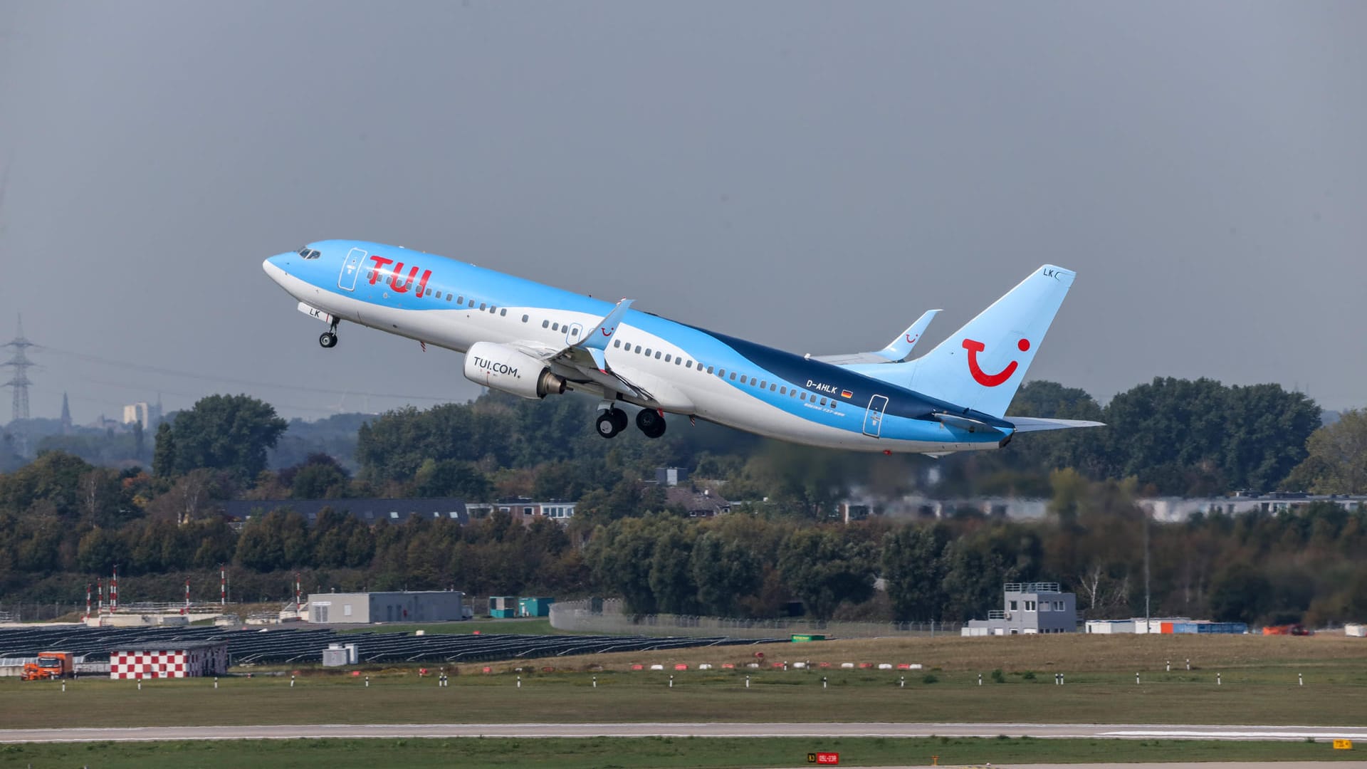 Tui-Flieger am Flughafen Düsseldorf (Archivbild): Der Flieger konnte vorerst nicht starten.