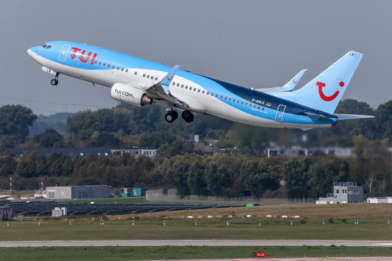 Tui-Flieger am Flughafen Düsseldorf (Archivbild): Der Flieger konnte vorerst nicht starten.