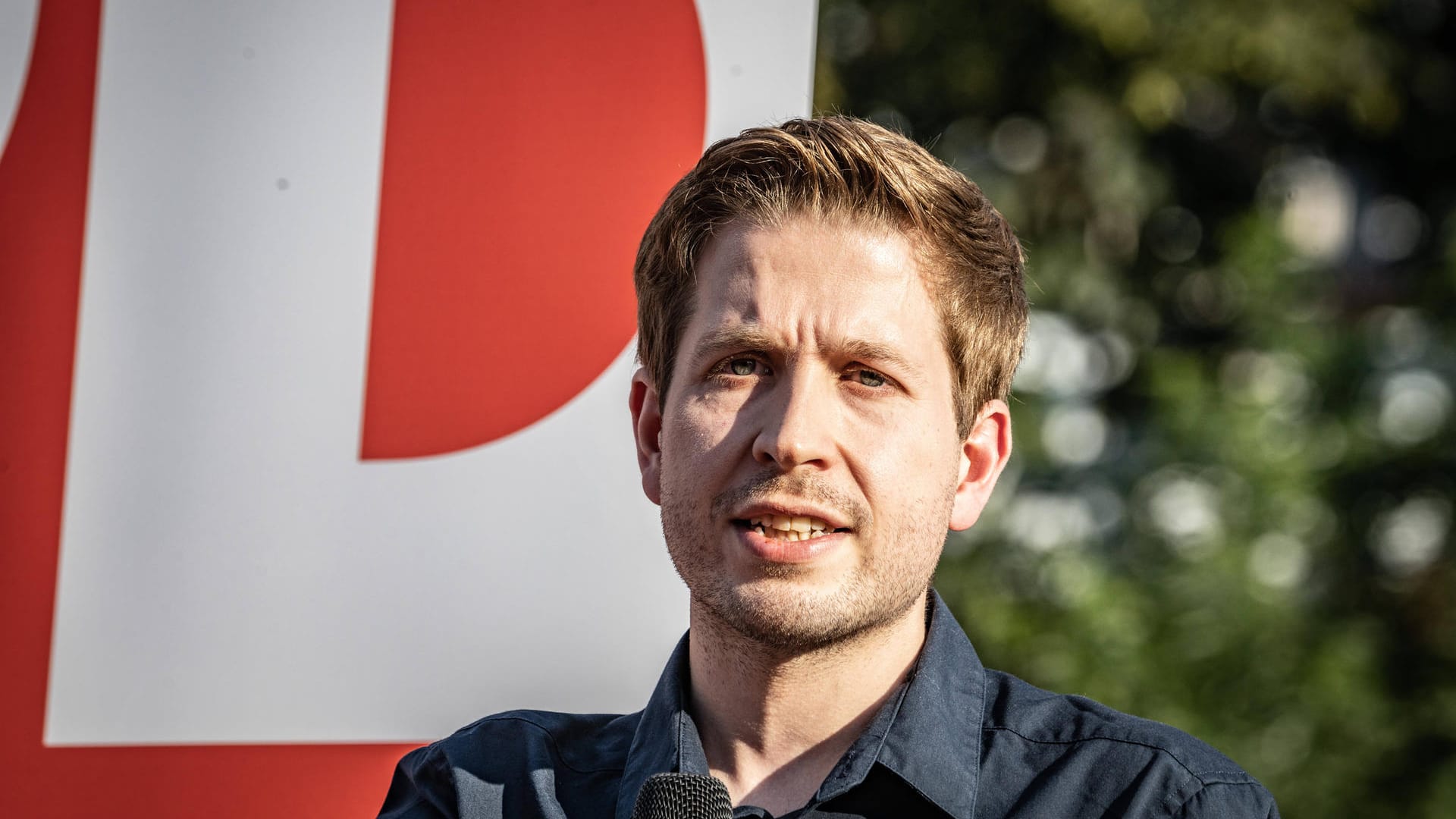 Kevin Kühnert (Archiv): Am Freitag soll der Vorschlag offenbar vom Vorstand beschlossen werden. Kevin Kühnert (Archiv): Am Freitag soll der Vorschlag offenbar vom Vorstand beschlossen werden.