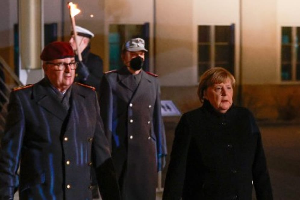 Angela Merkel bei ihren Abschied: Viele ihrer Weggefährten bedankten sich für ihre Arbeit.