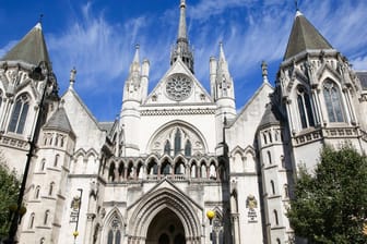 Das Gebäude des Royal Courts of Justice in London (Symbolbild): Das Gericht gab der jungen Frau Recht.