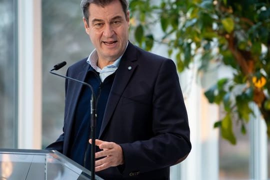 Das bayerische Kabinett um Ministerpräsident Markus Söder beschloss einen Zuschauerausschluss bei Fußballspielen.