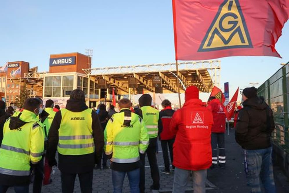 Airbus-Beschäftigte protestieren gegen Umbaupläne