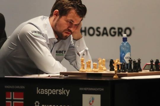 Konnte die sechste Partie für sich entscheiden: Magnus Carlsen spielt weiß.