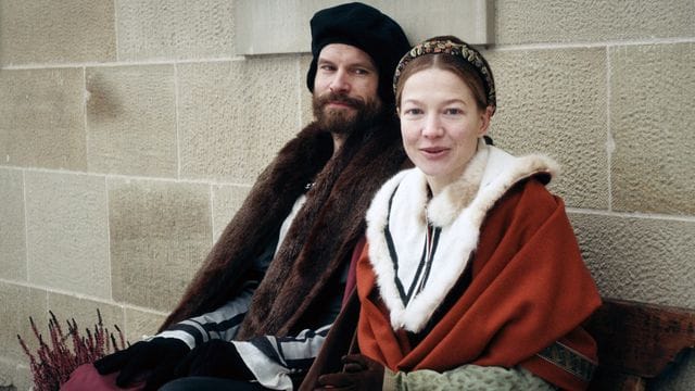 Albrecht Dürer (Wanja Mues) und seine Frau Agnes (Hannah Herzsprung) in einer Szene des Dokudramas "Dürer" (undatierte Filmszene).