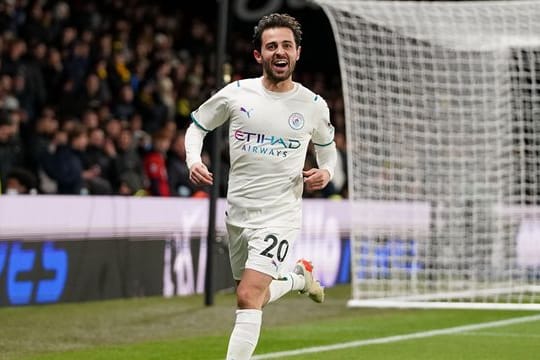 Bernardo Silva schoss Manchester City mit zwei Treffern zum Sieg in Watford.