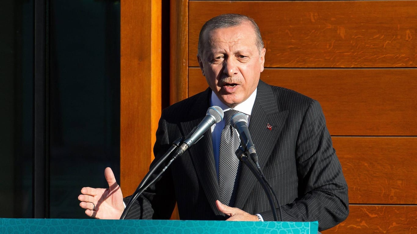 Recep Tayyip Erdoğan: Er ist seit 2014 Präsident der Türkei und hoch umstritten.