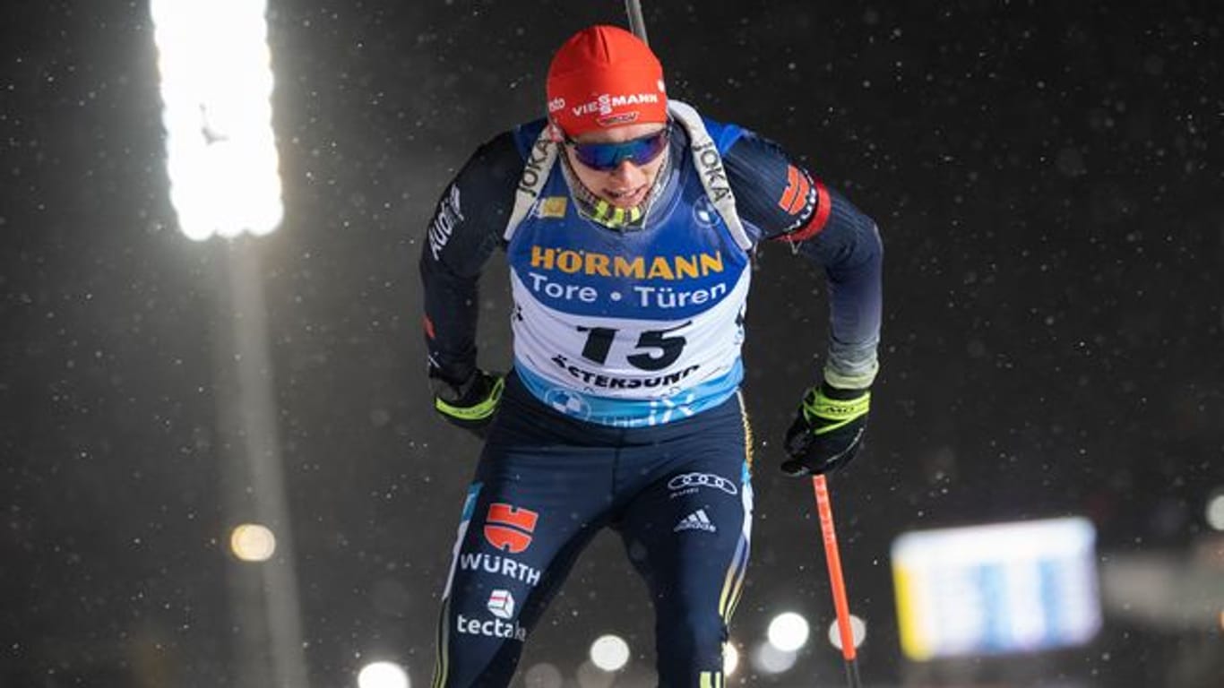 Benedikt Doll geht bei der ersten Biathlon-Verfolgung des Olympia-Winters als 14.