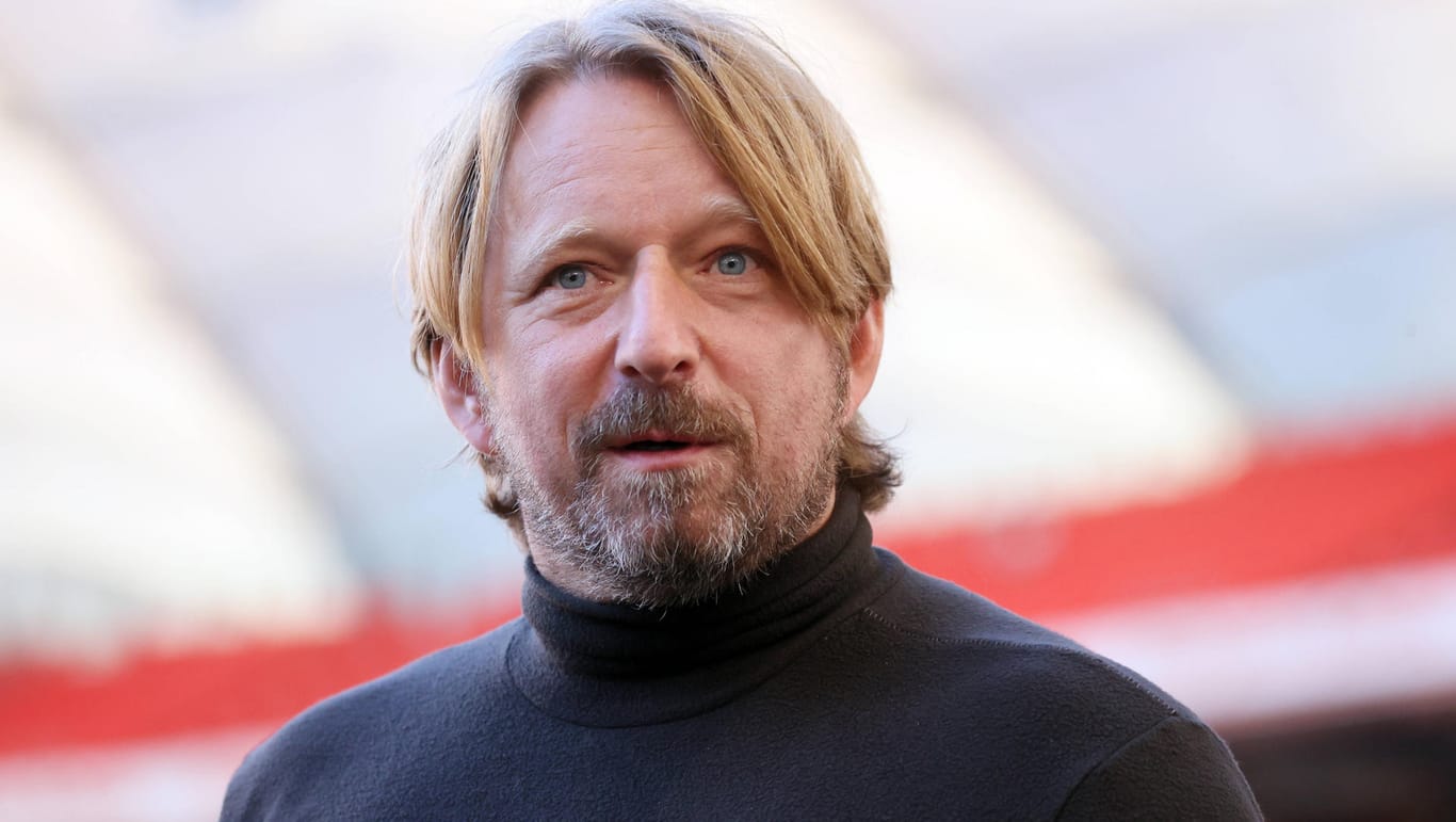 Sven Mislintat, Sportdirektor des VfB Stuttgart (Archivbild): Er hofft beim Spiel gegen Wolfsburg wieder dabei sein zu können.