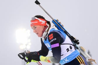 Denise Herrmann: Die deutsche Biathletin ging als Zweite der Staffel auf die Strecke.