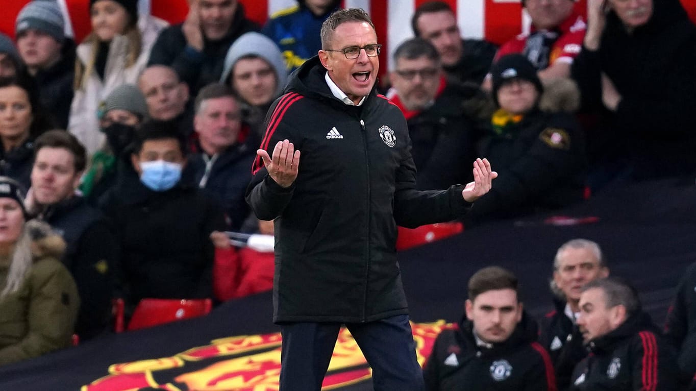 Rangnick an der Seitenlinie gegen Crystal Palace: Erster United-Sieg im ersten Spiel.