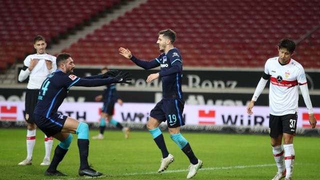 Herthas Stevan Jovetic (M) bejubelt sein zweites Tor.