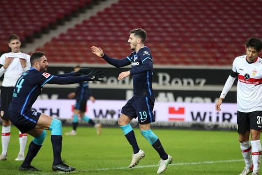 Herthas Stevan Jovetic (M) bejubelt sein zweites Tor.