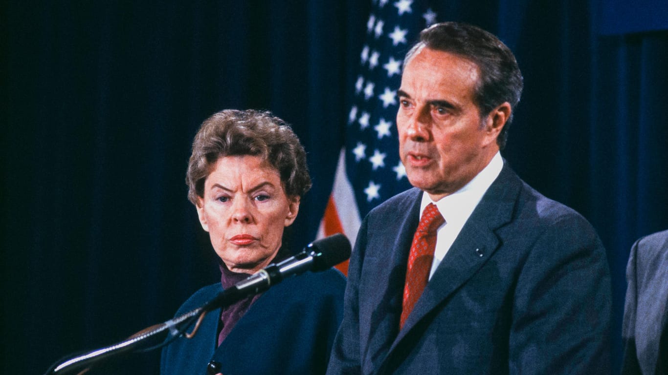 Schon im Jahr 1988 wollte Bob Dole Präsident werden: Doch in dem Jahr scheiterte er schon bei den republikanischen Vorwahlen.